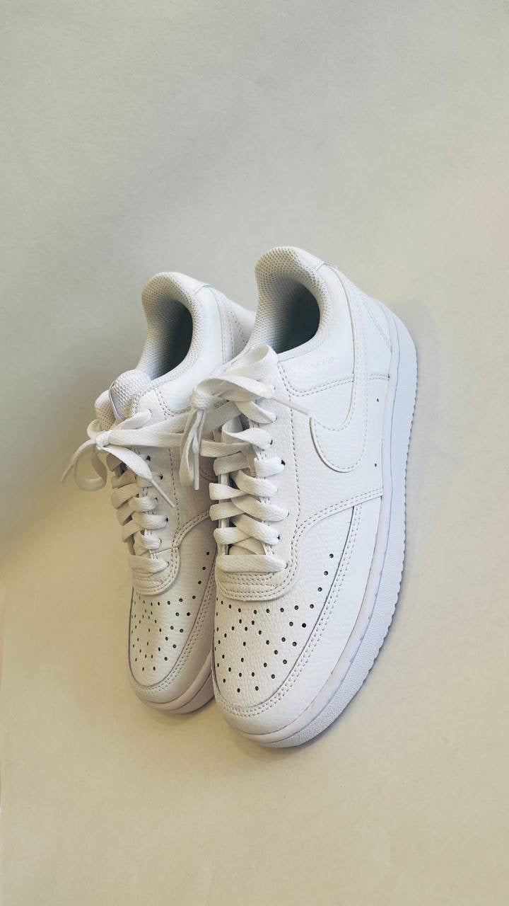 nike sneakers size 37.5