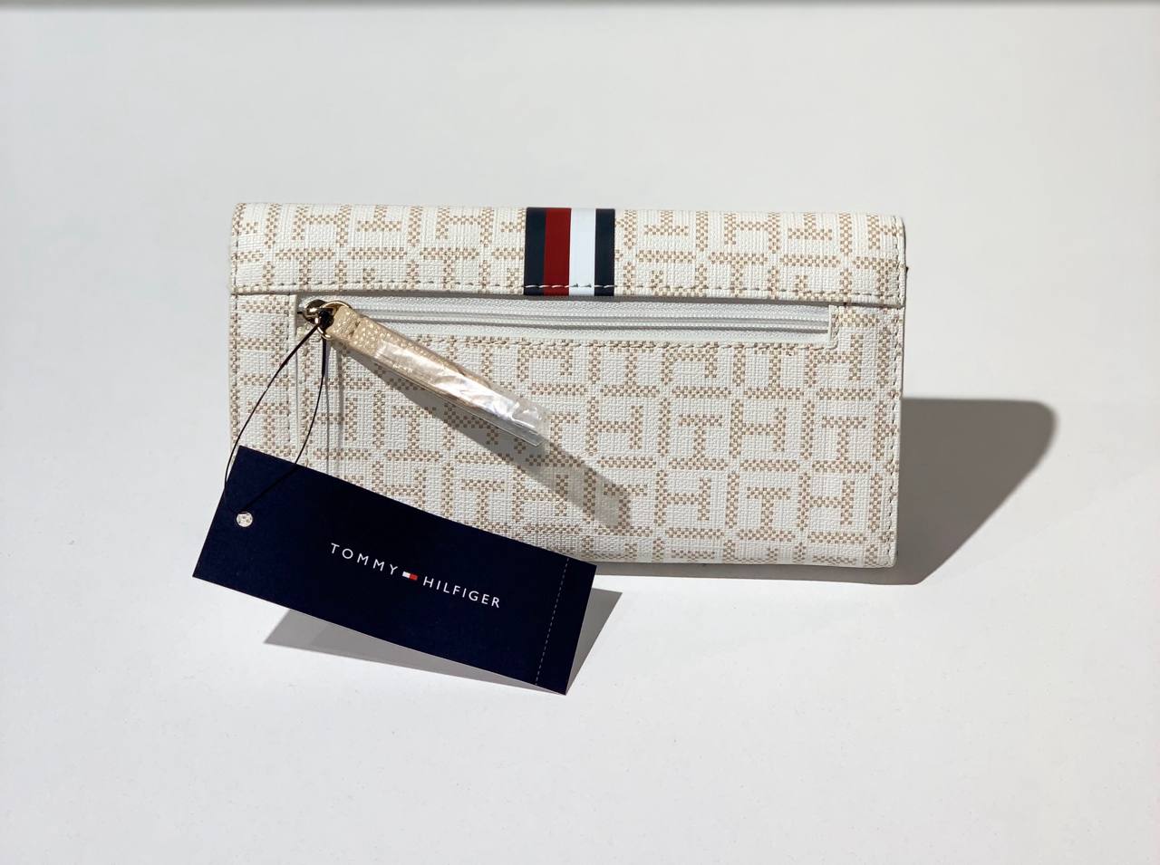 Tommy Hilfiger wallet