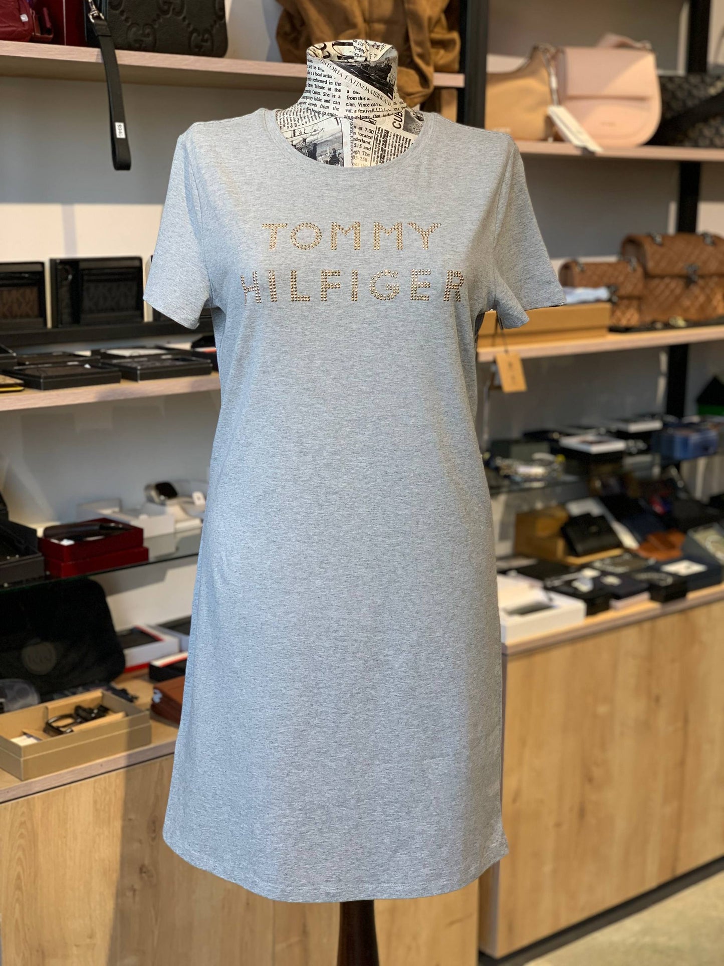Tommy Hilfiger dress shirt size small