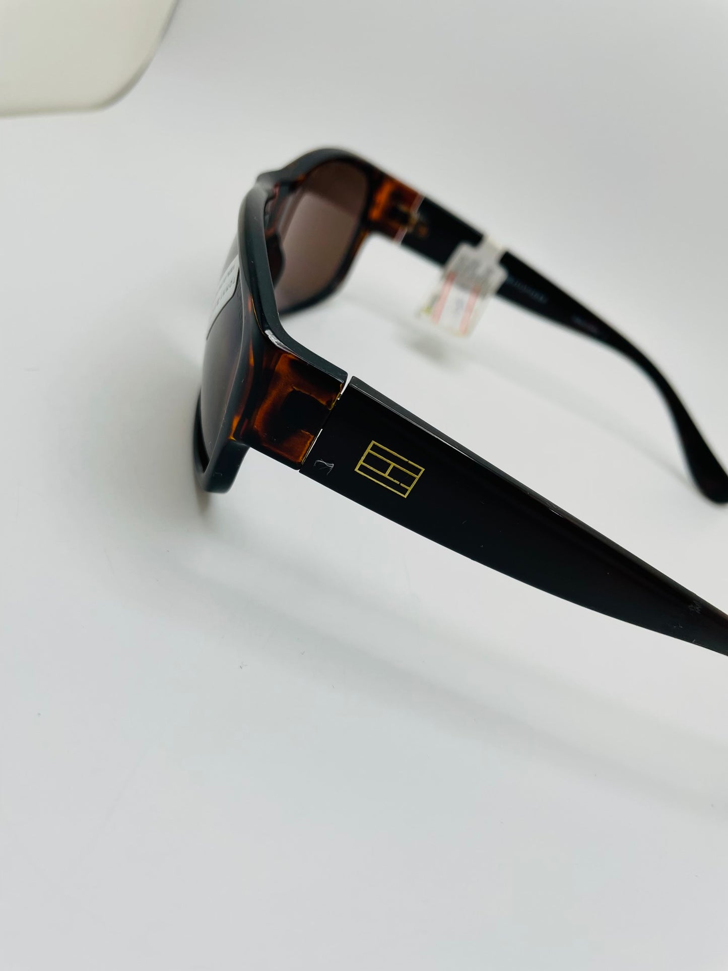 Tommy Hilfiger sunglass