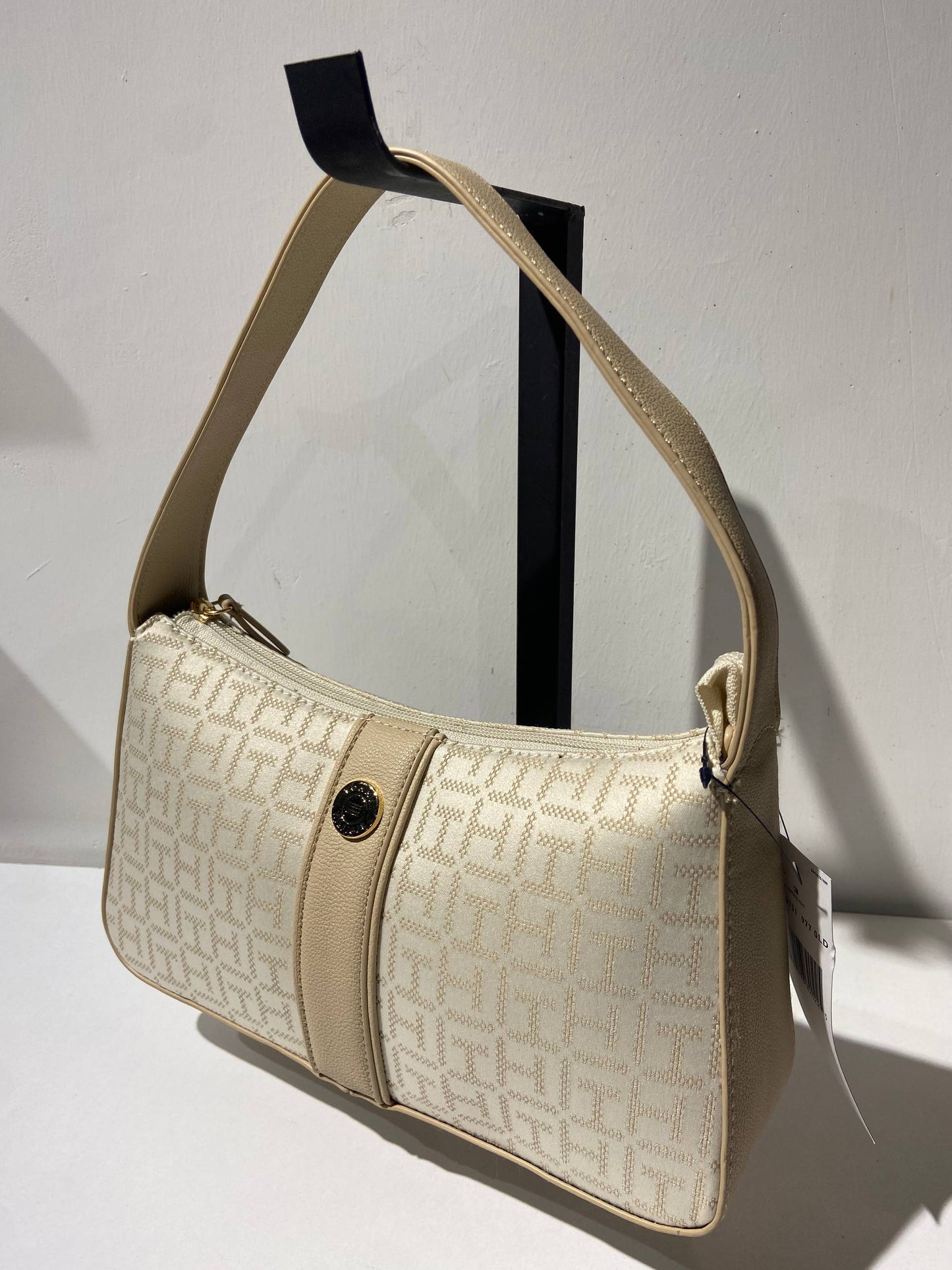 Tommy Hilfiger bag