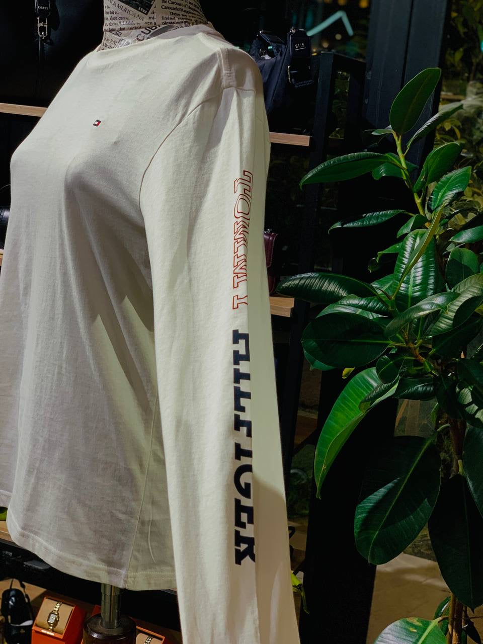 Tommy Hilfiger sweater size large