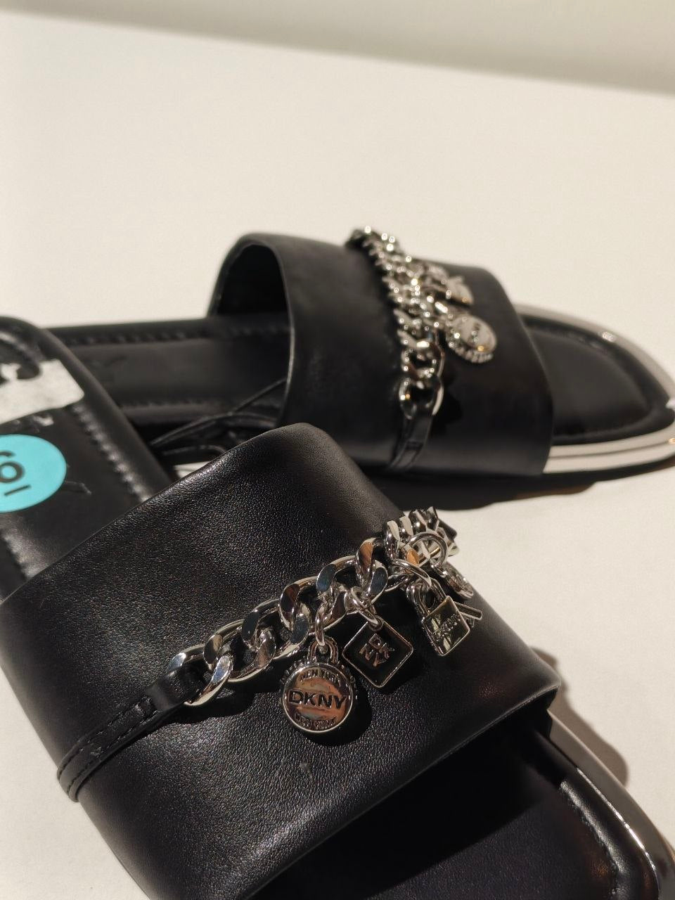 Dkny sandal size 6