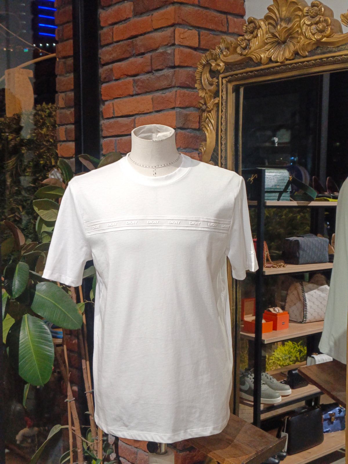Dkny shirt size medium