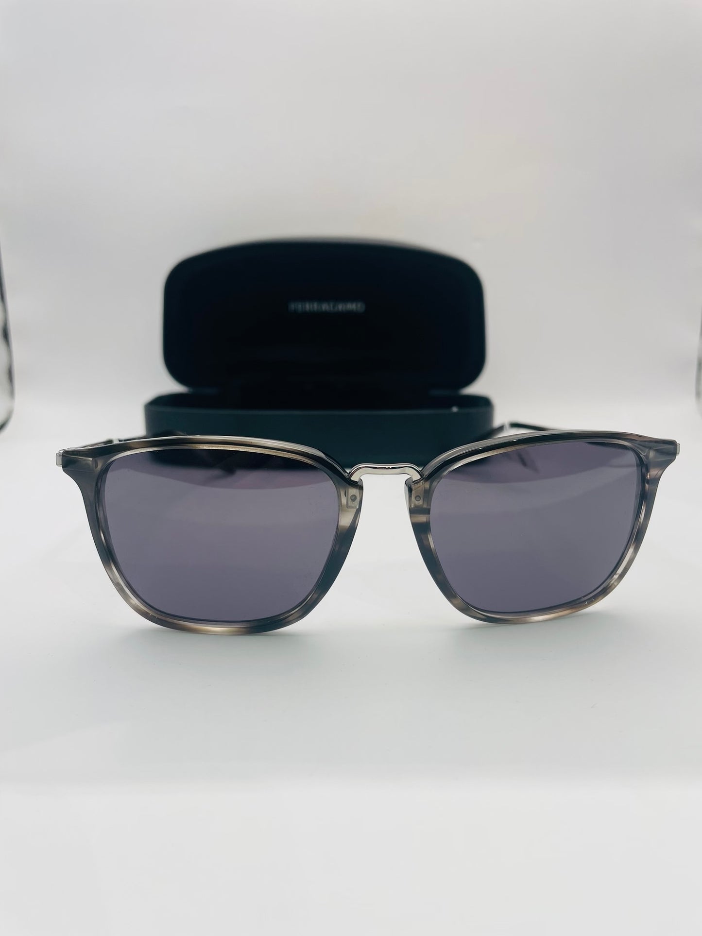 Salvatore ferragamo sunglass