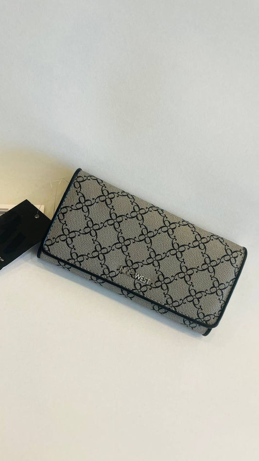 nine west wallet
