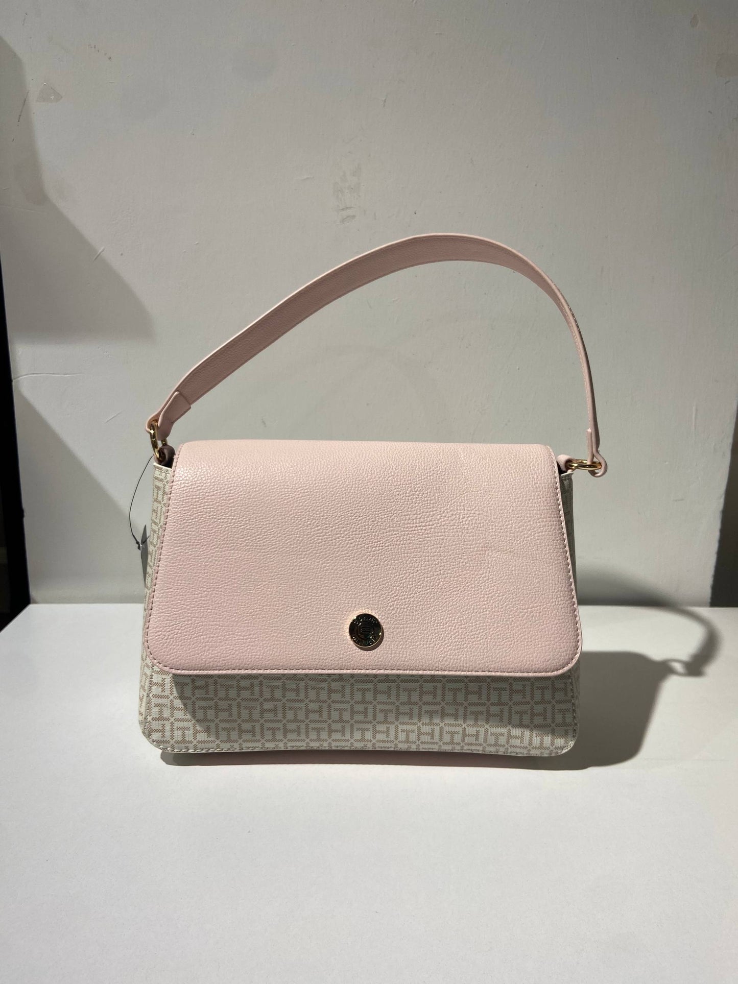 Tommy Hilfiger bag