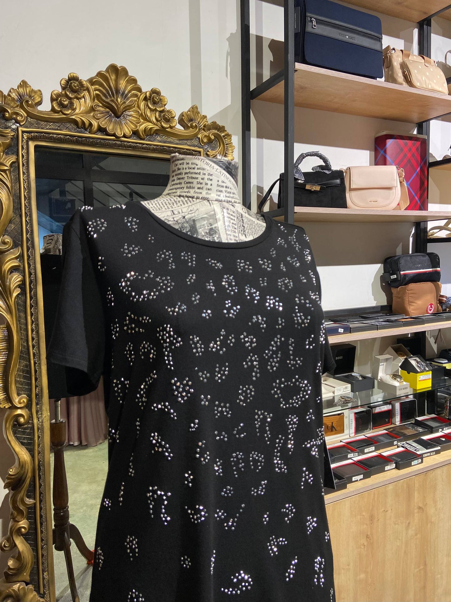 Karl Lagerfeld top size large