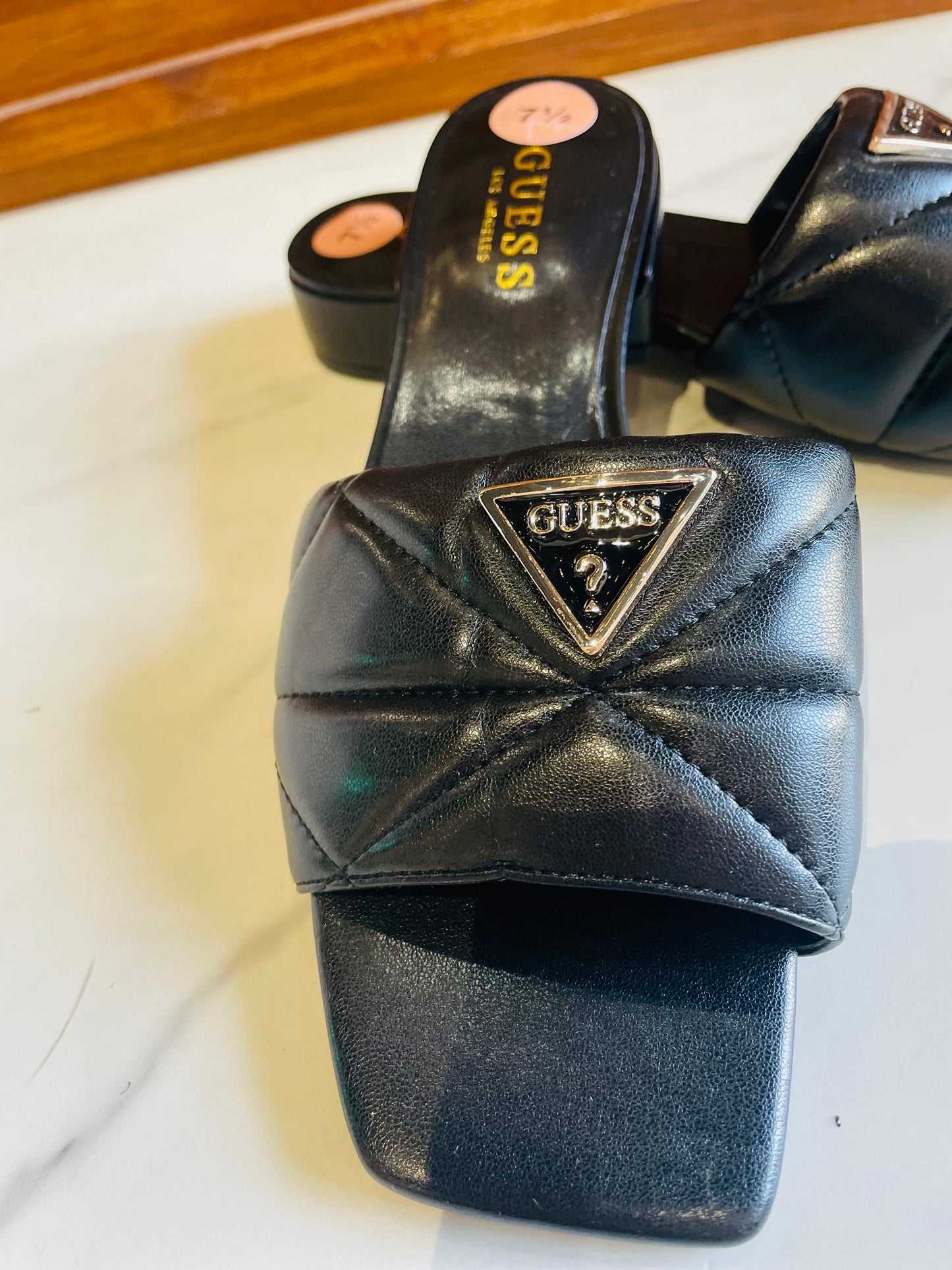 Guess sandal