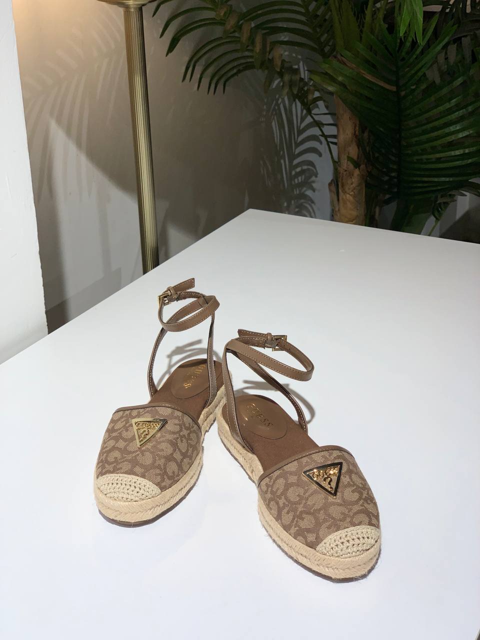 Guess sandal size 8