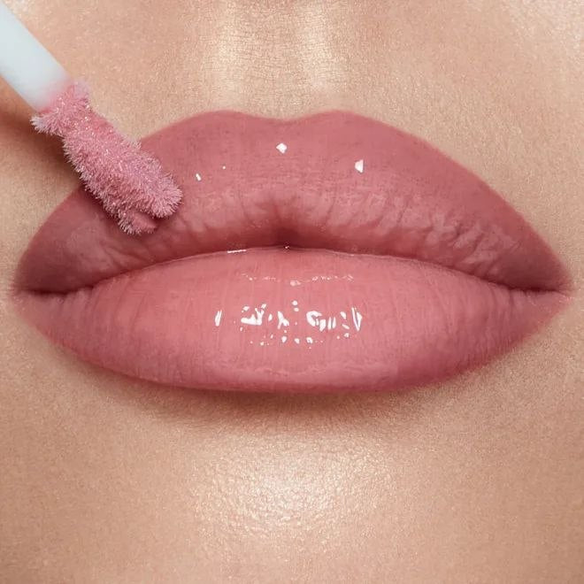 Charlotte tilbury Glossy lip kit
"Pillow talk original"