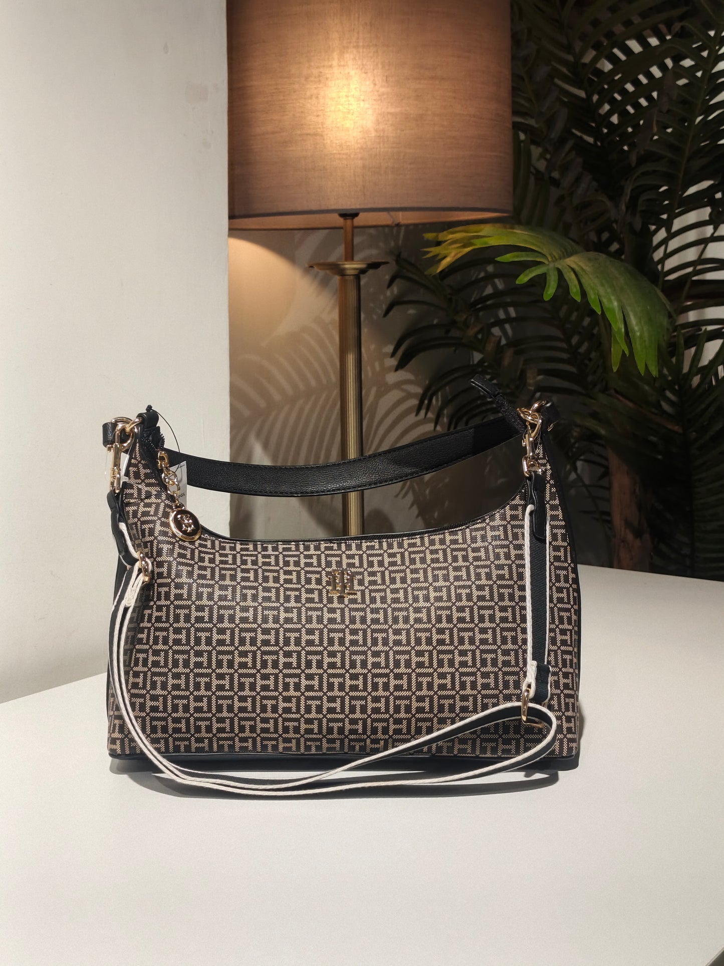 Tommy Hilfiger bag