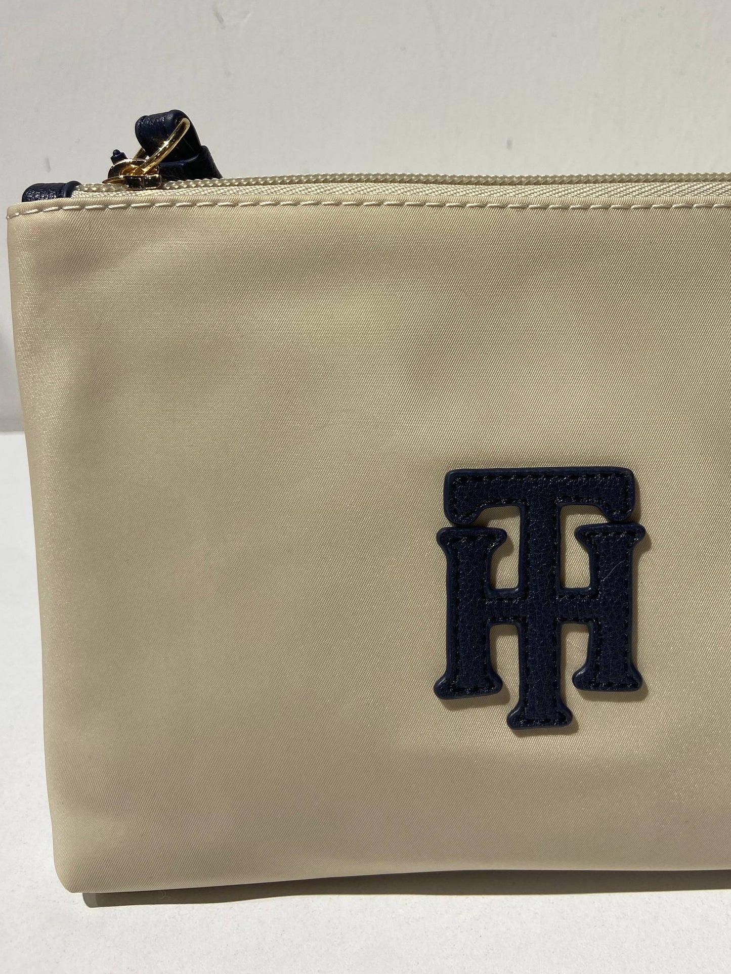 Tommy Hilfiger wallet (hand bag)