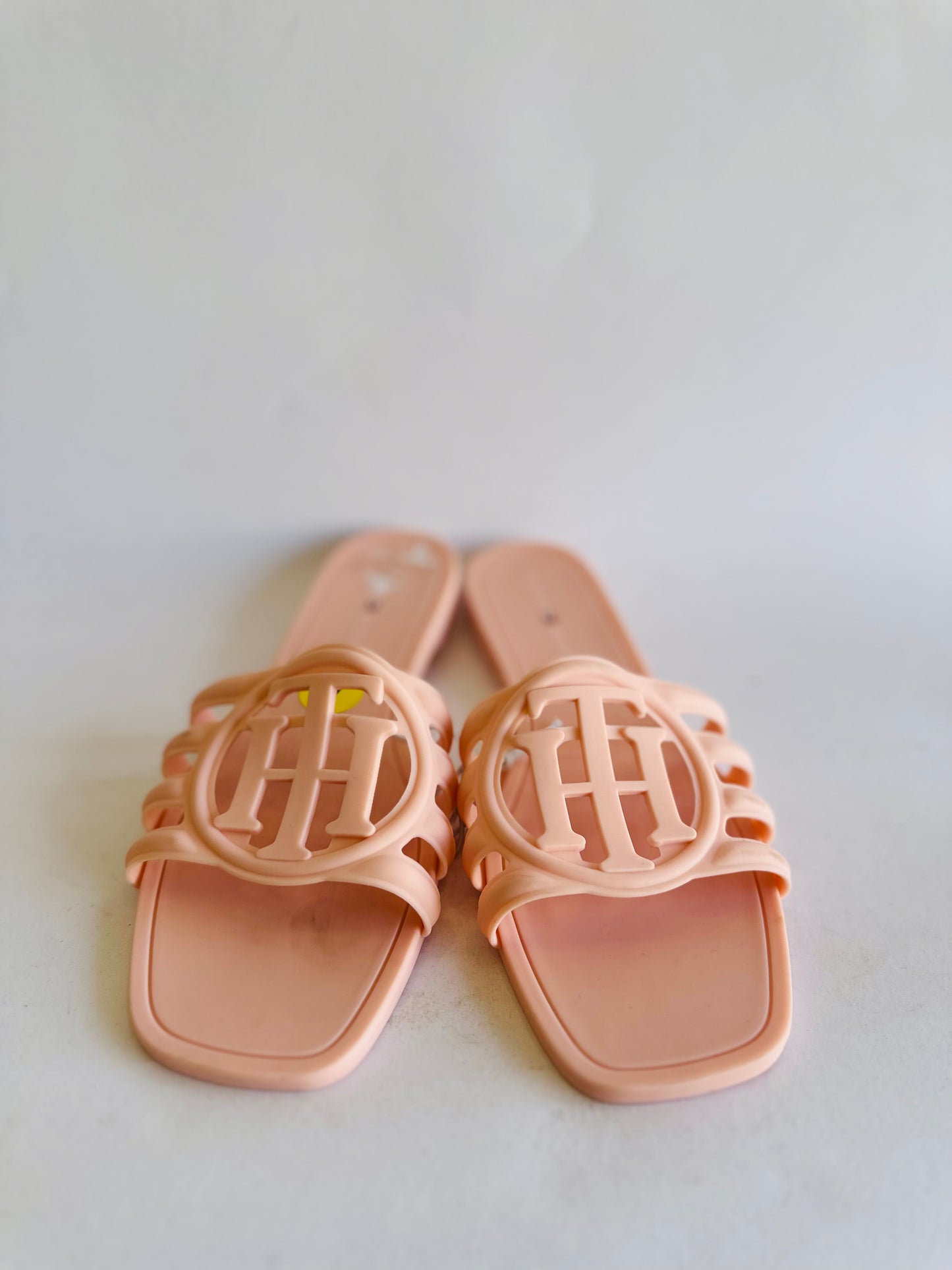 Tommy Hilfiger sandal size 39.5