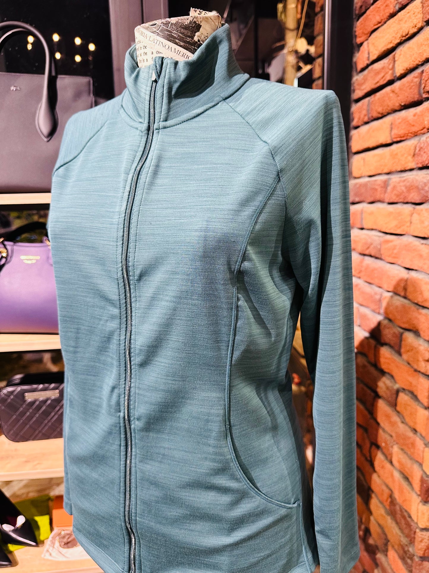 32 heat jacket size small