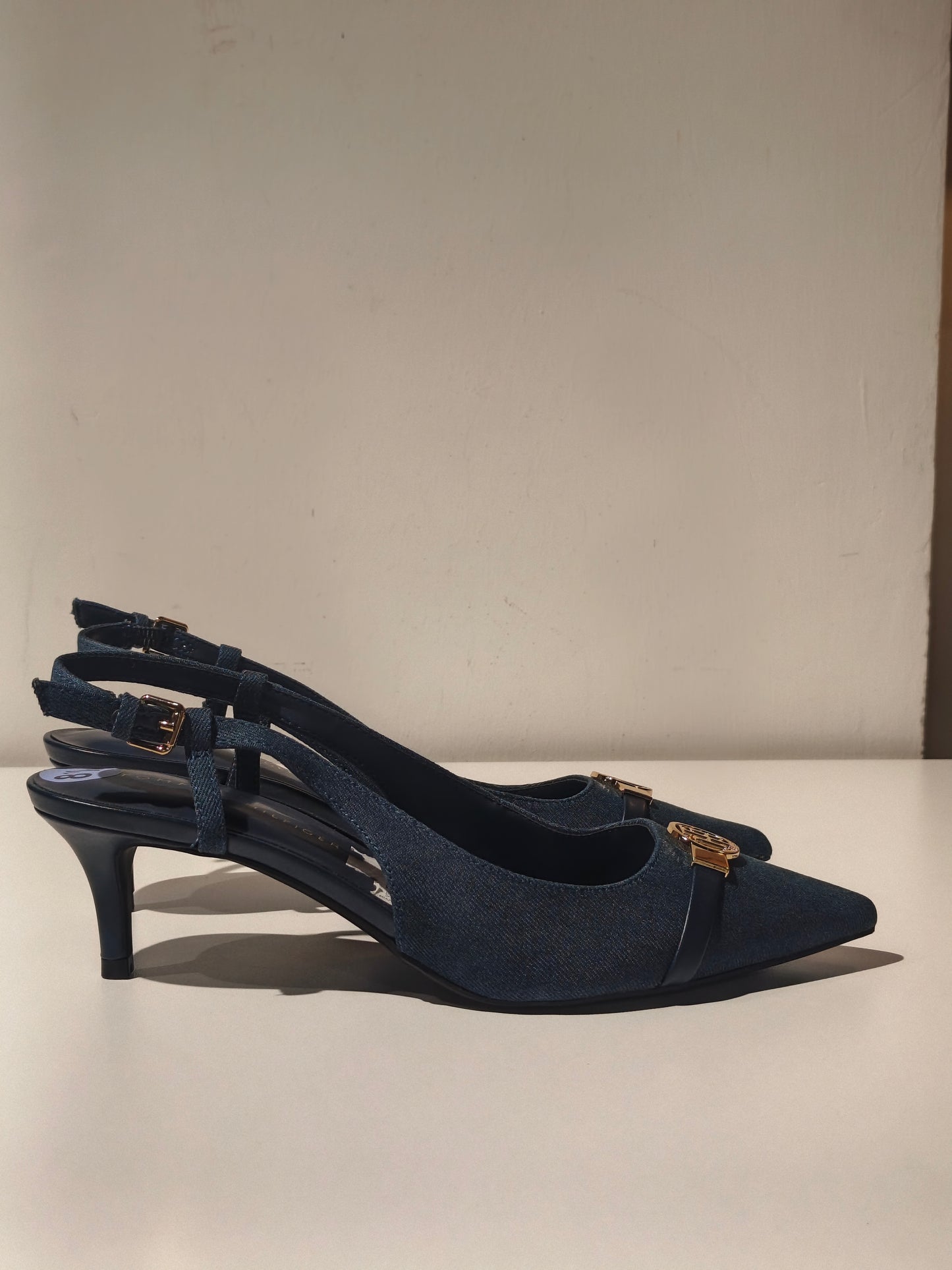 Tommy Hilfiger shoes size 8.5