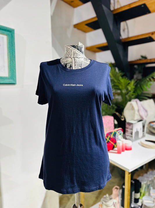 Calvin Klein t-shirt size large