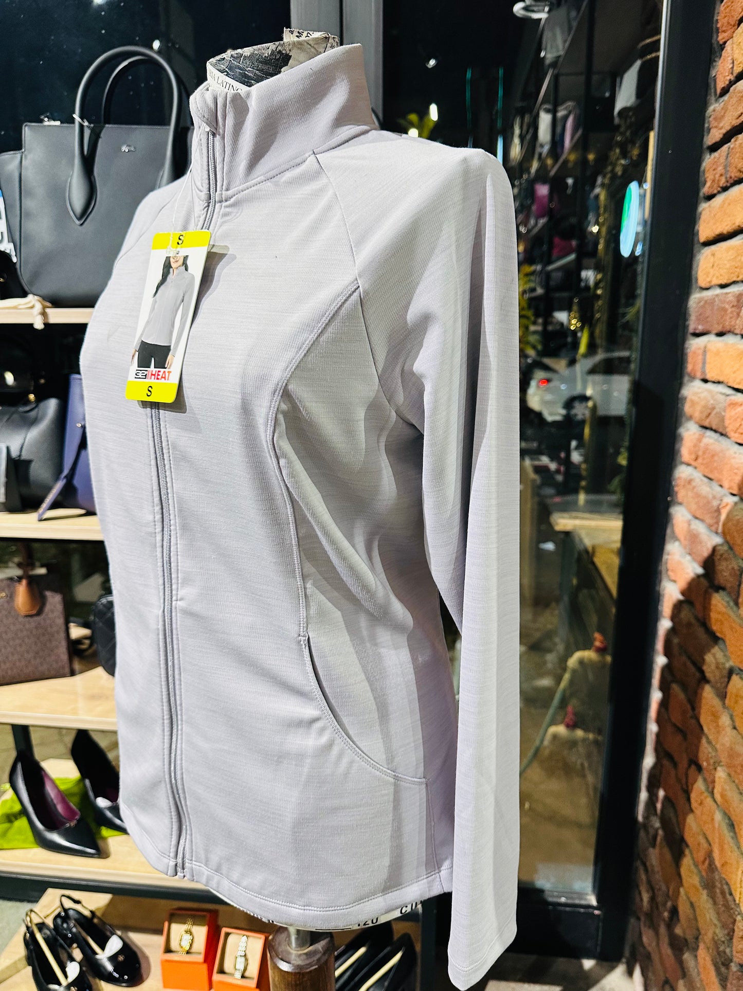 32 heat jacket size small