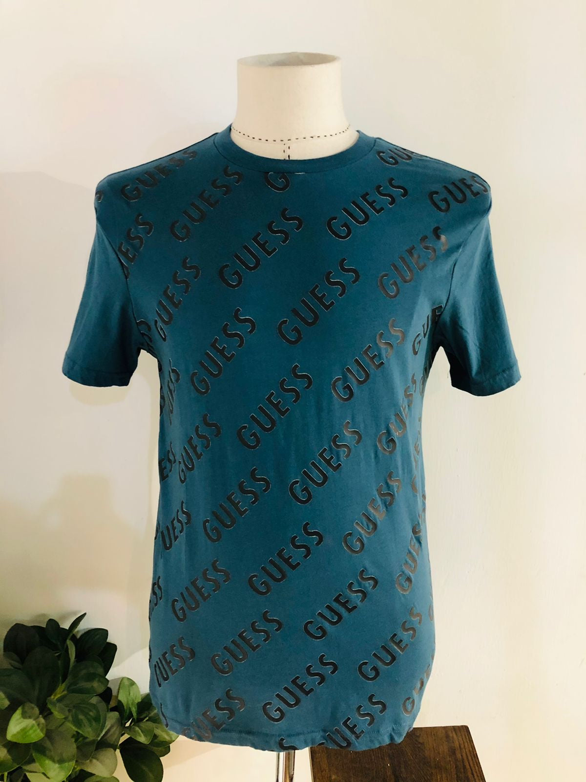 Guess shirt