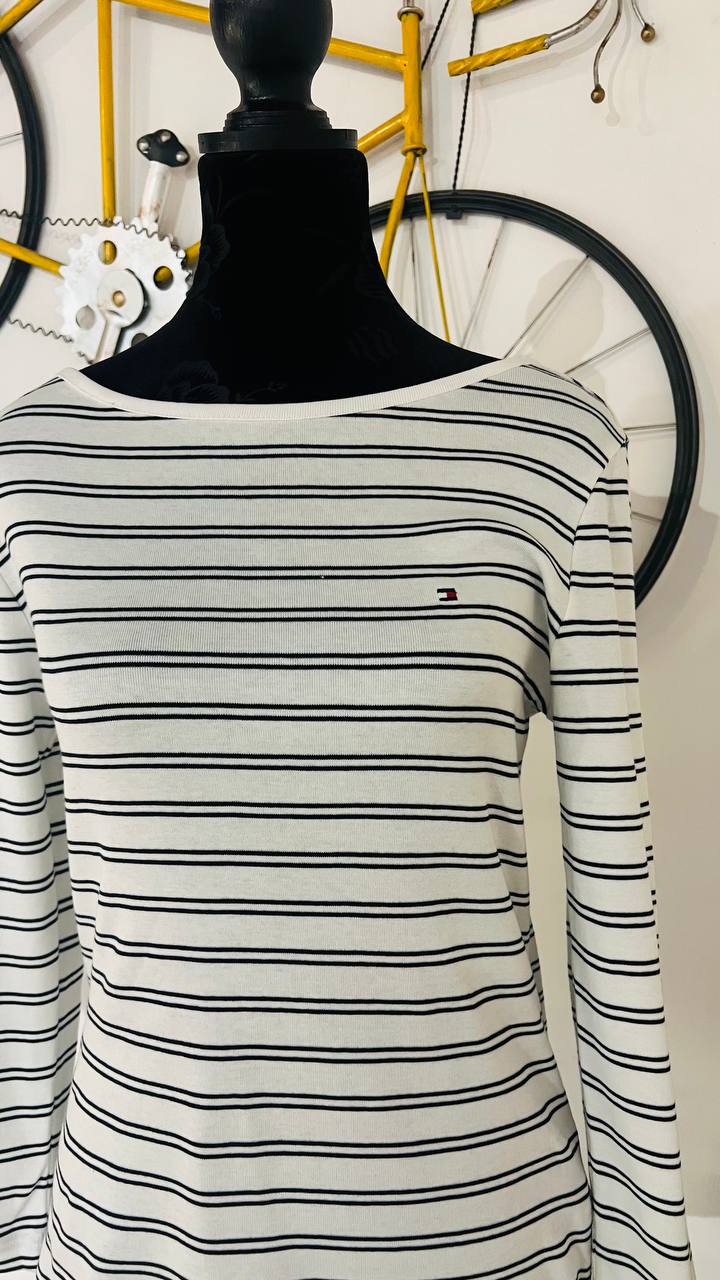 Tommy Hilfiger long sleeve shirt size small