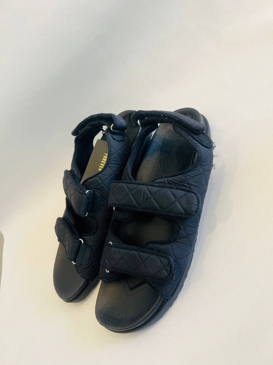 Forever 21 sandal size 44