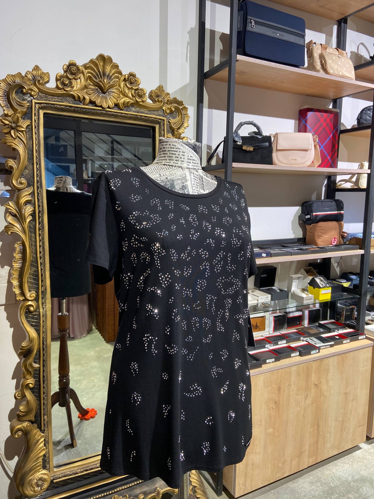 Karl Lagerfeld top size large
