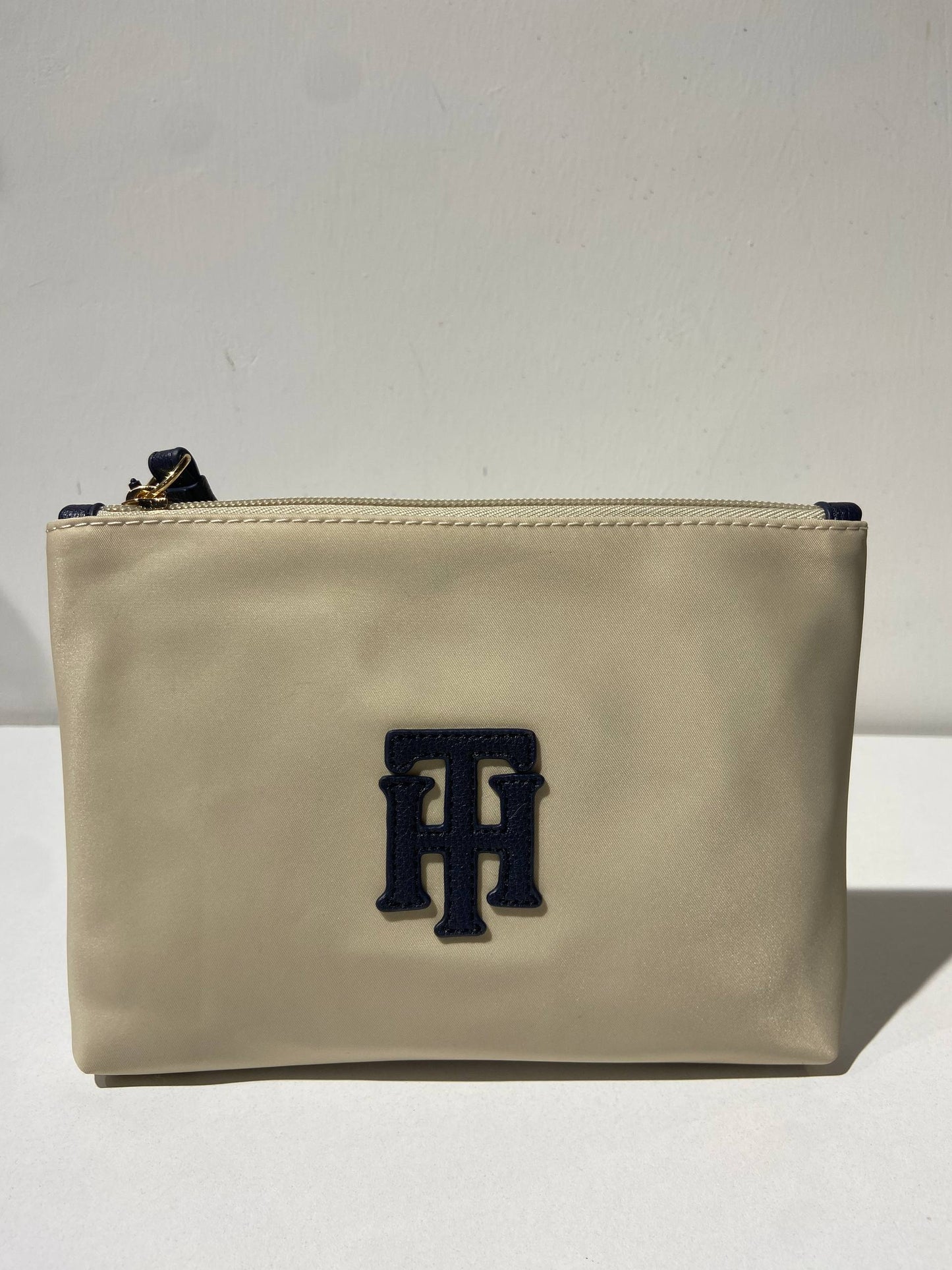 Tommy Hilfiger wallet (hand bag)