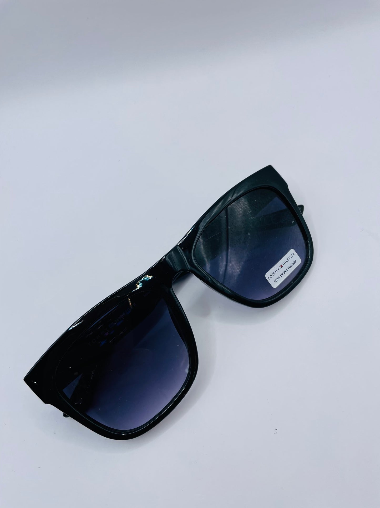 Tommy Hilfiger sunglass