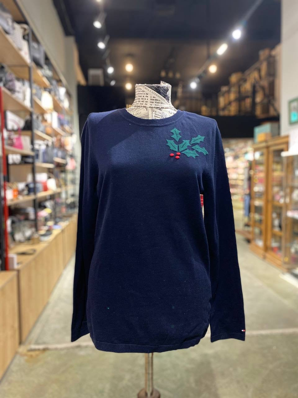 Tommy Hilfiger sweater size medium