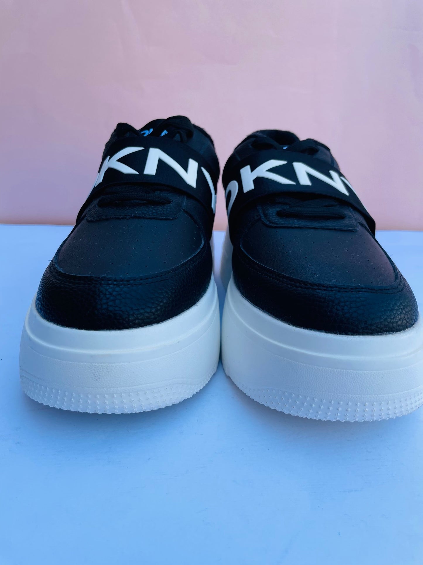 Dkny. Sneakers