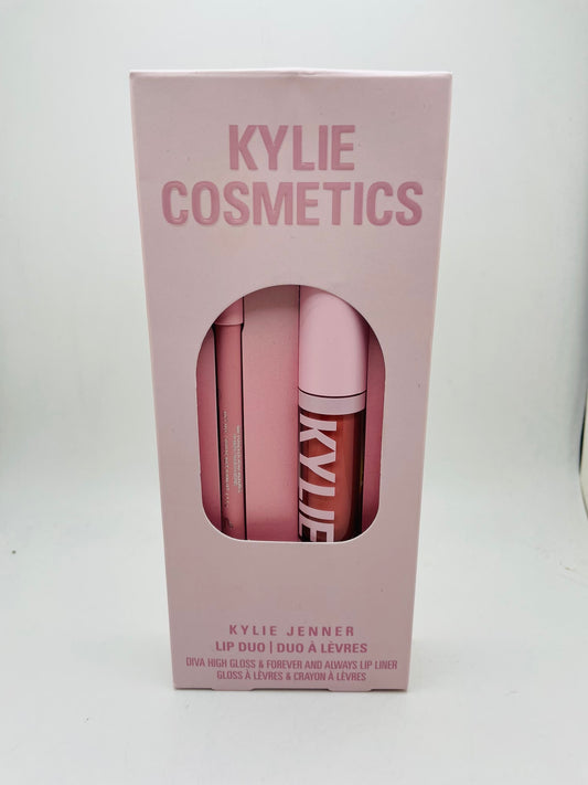 Kylie  lip set