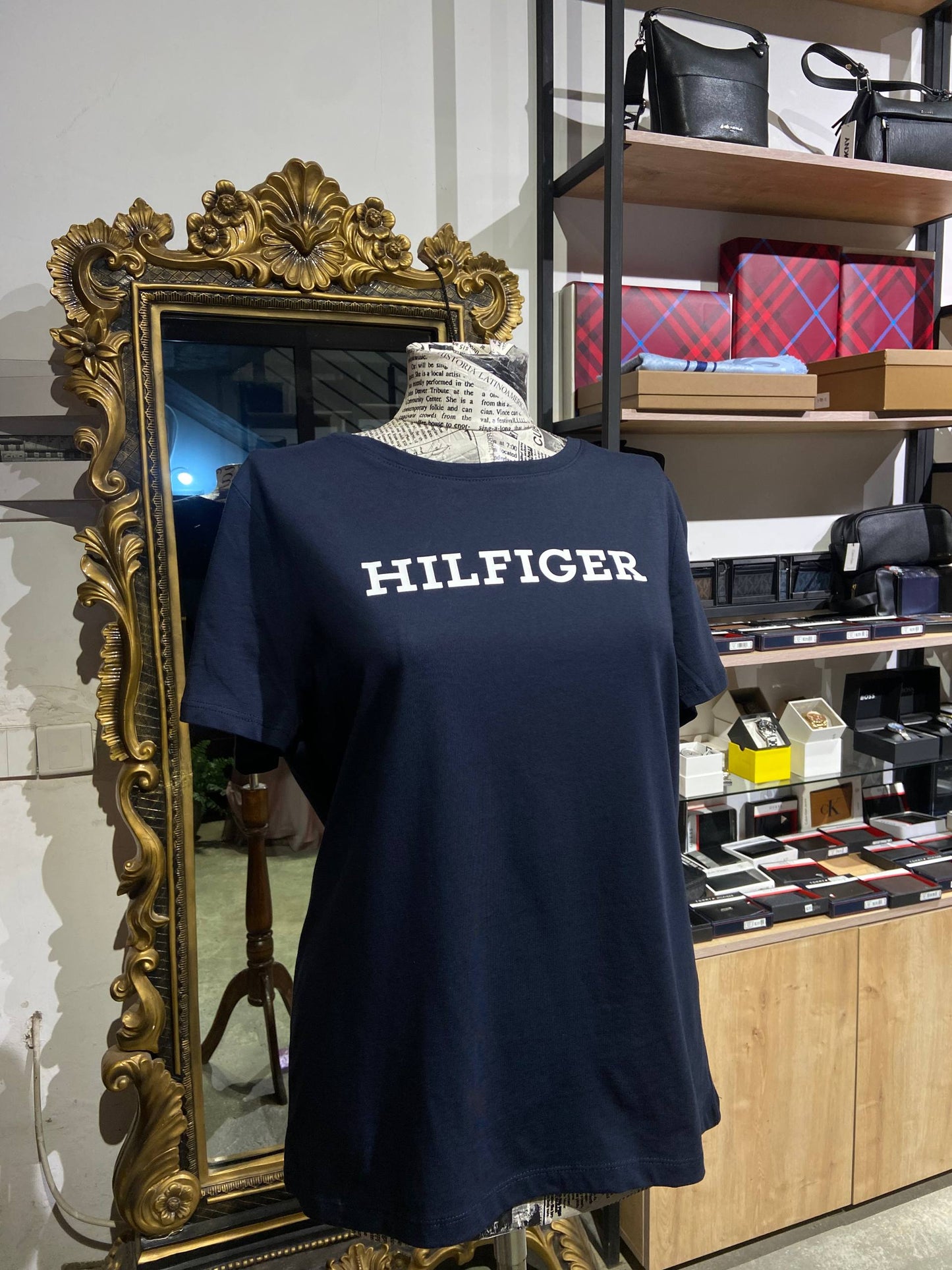 Tommy Hilfiger shirt size medium