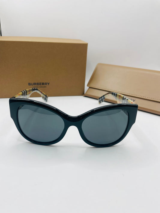 Burberry sunglass