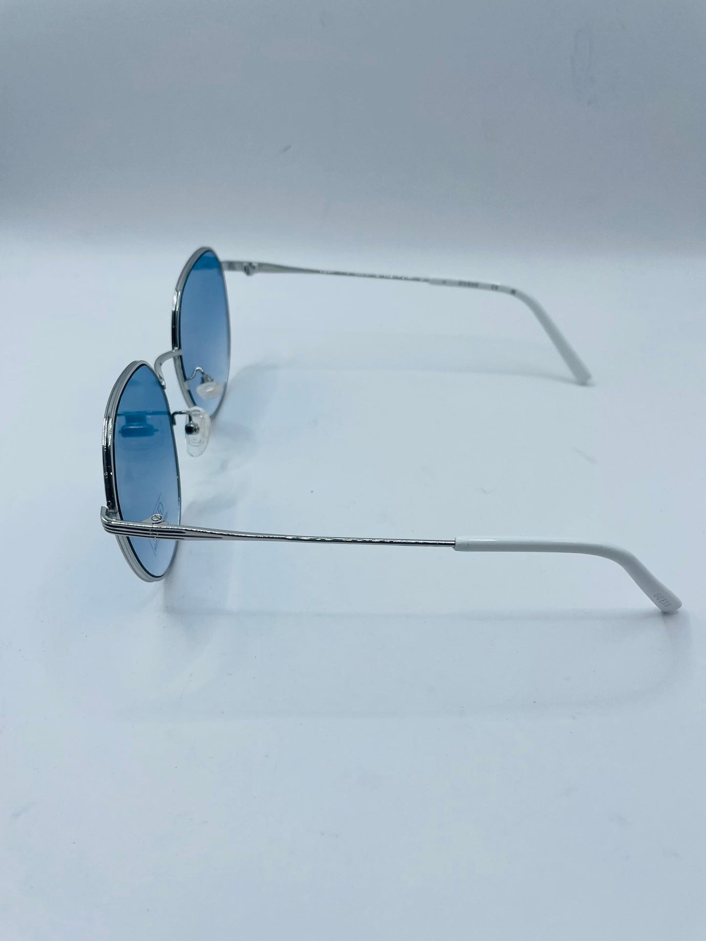 Guess sunglass