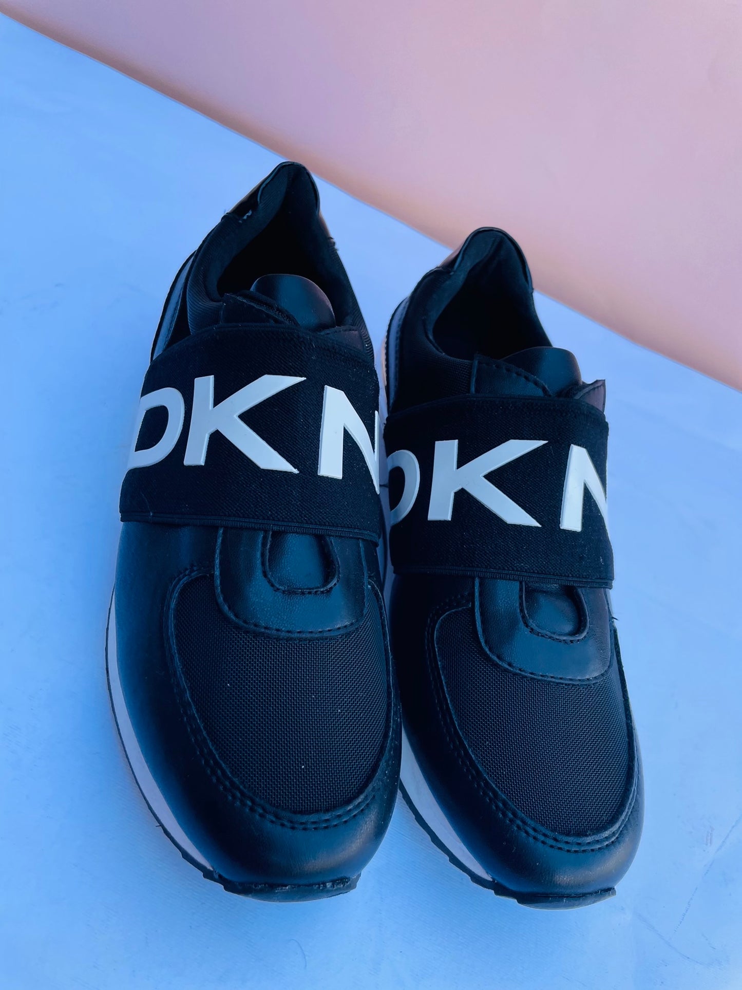 Dkny. Sneakers