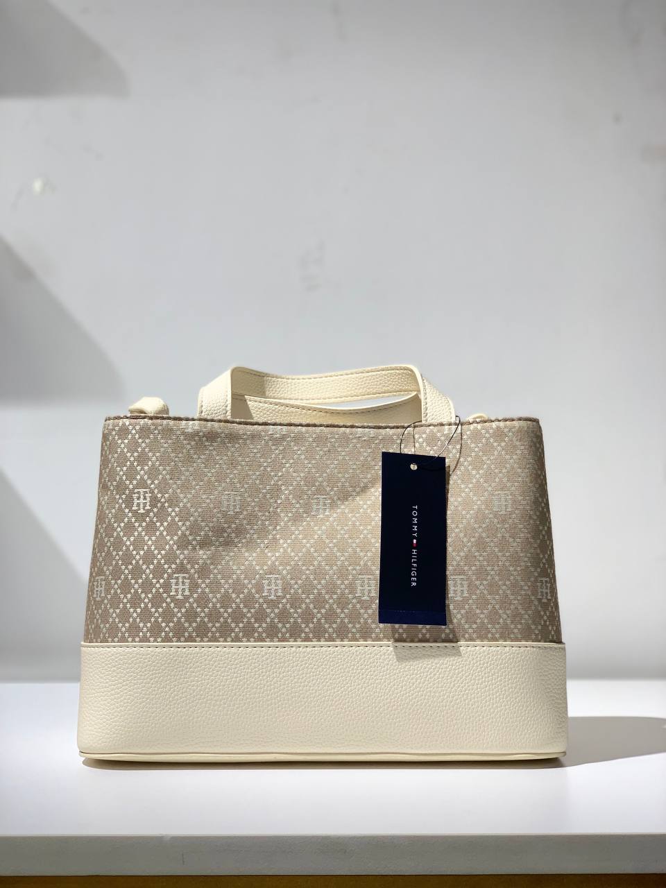 Tommy Hilfiger bag