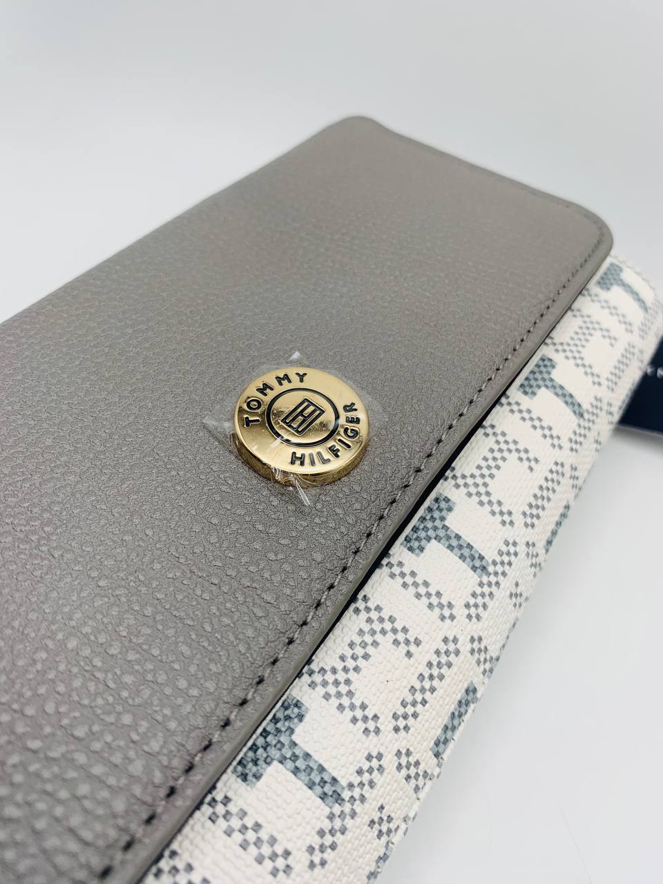 Tommy Hilfiger wallet