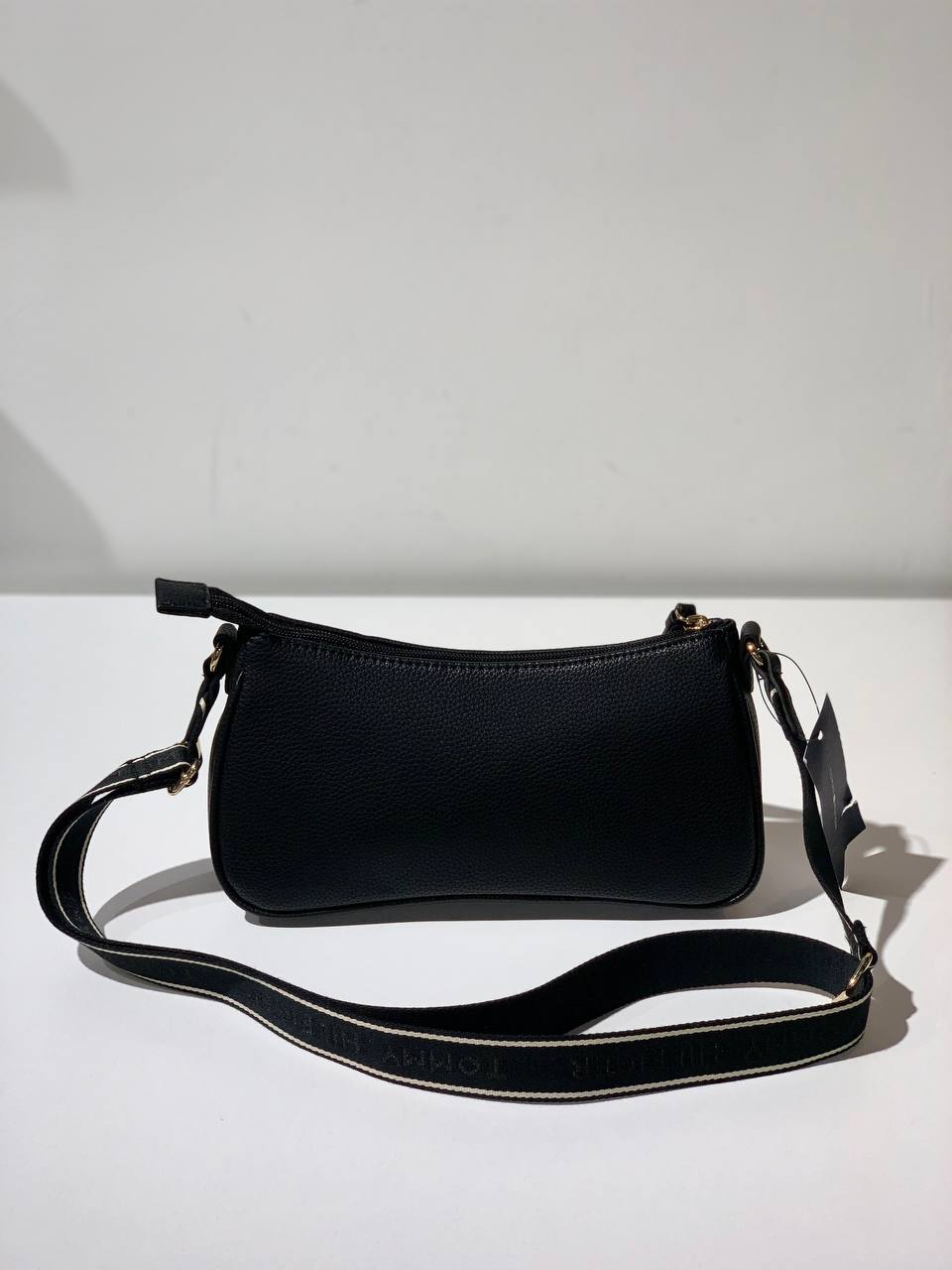 Tommy Hilfiger bag