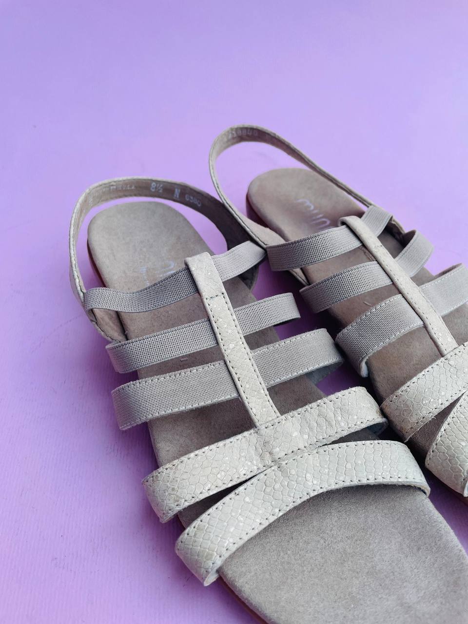 Munro sandal size 8.5