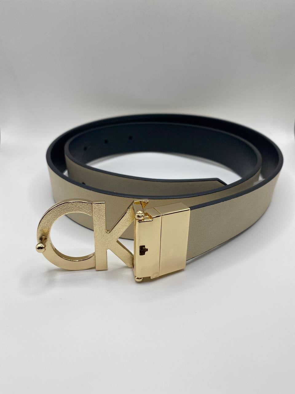 Calvin Klein  Reversible belt size medium