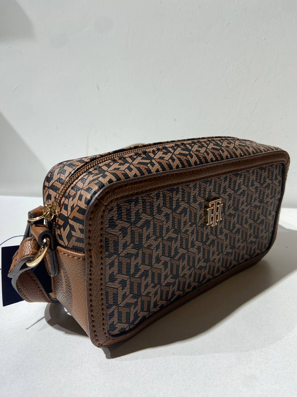 Tommy Hilfiger bag