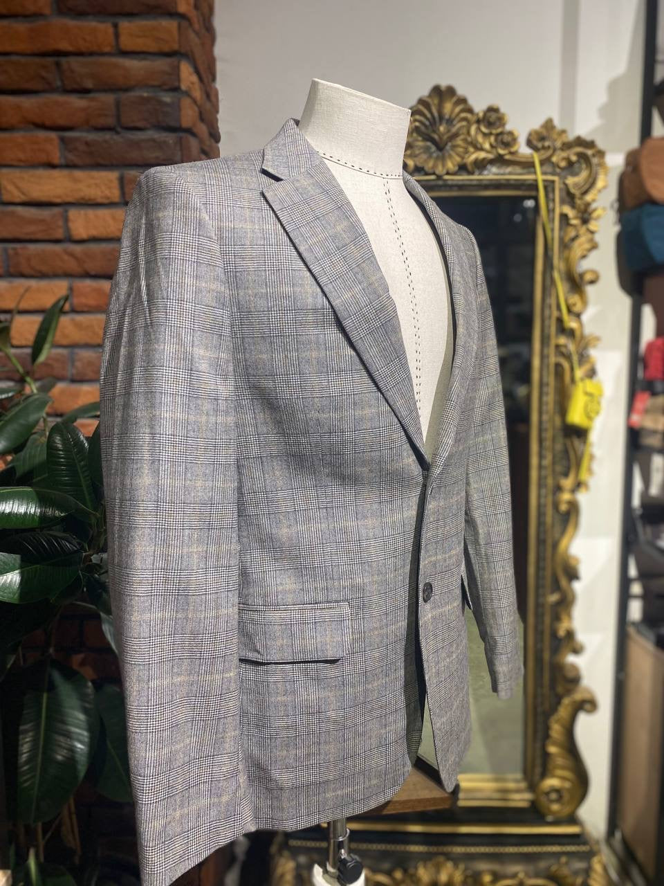 Tommy Hilfiger blazer size 38