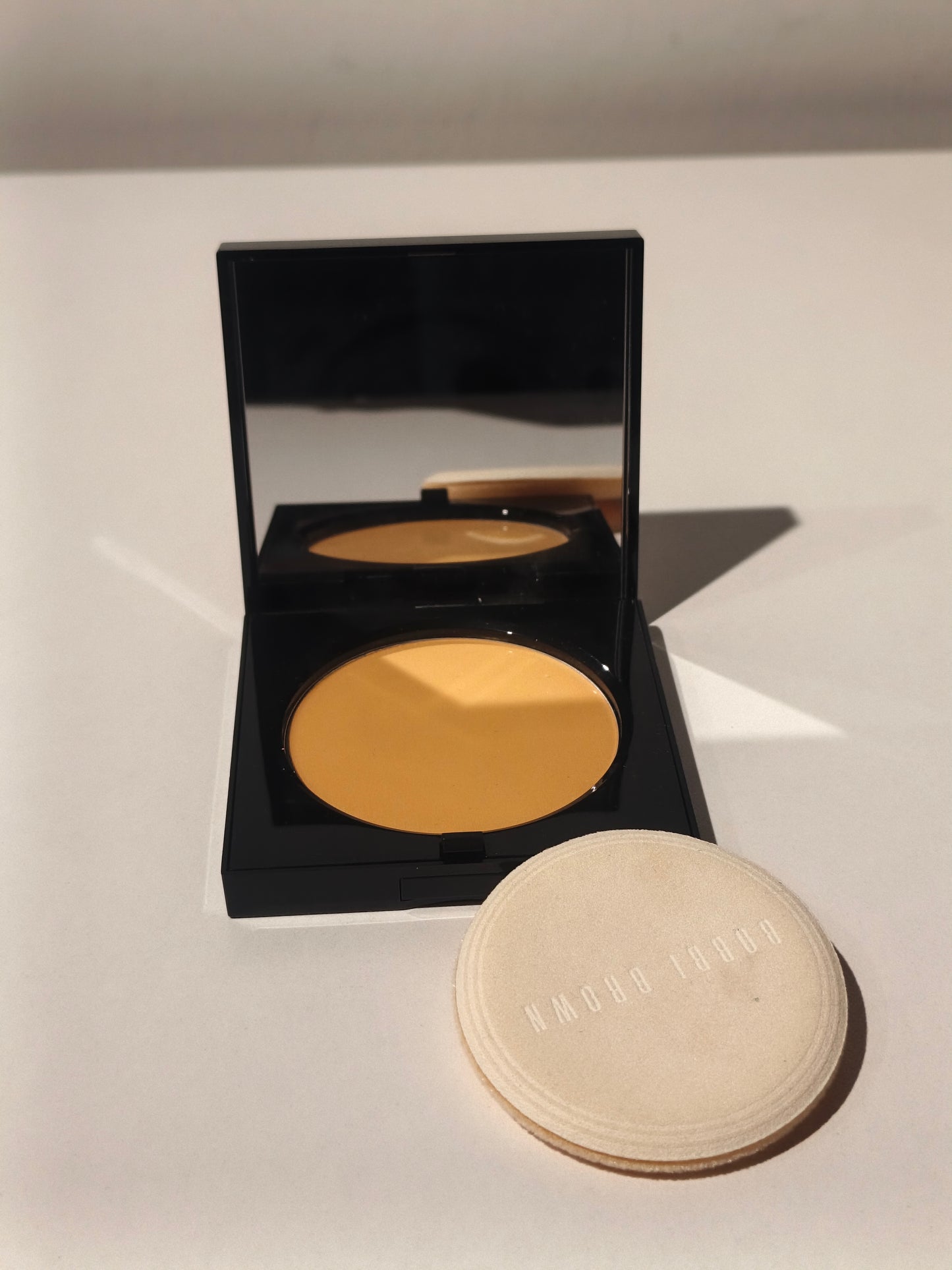 Bobbi brown pressed powder