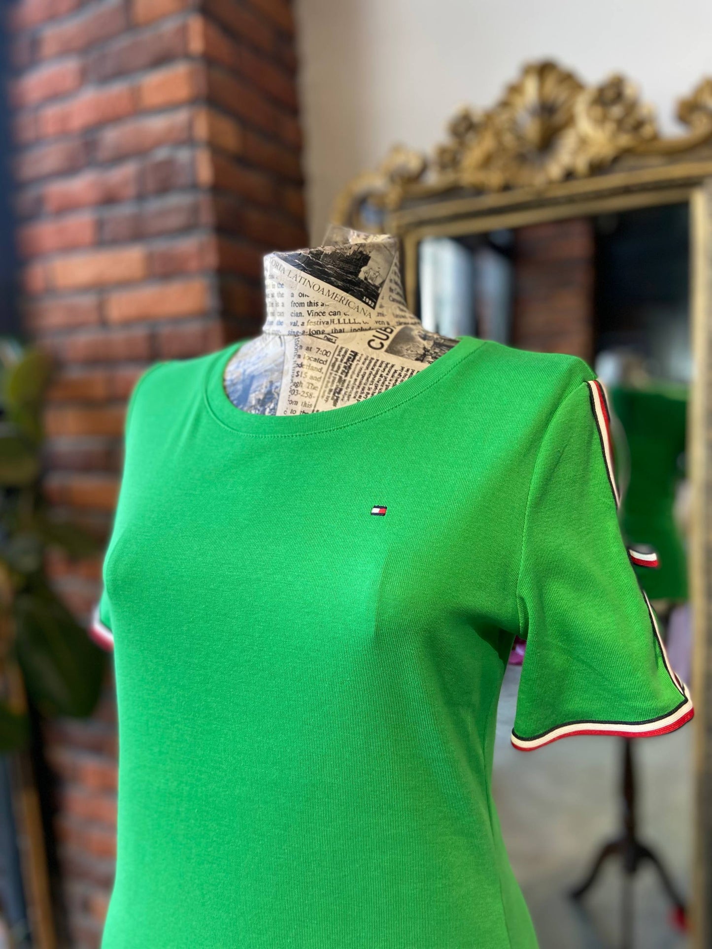 Tommy Hilfiger shirt size small