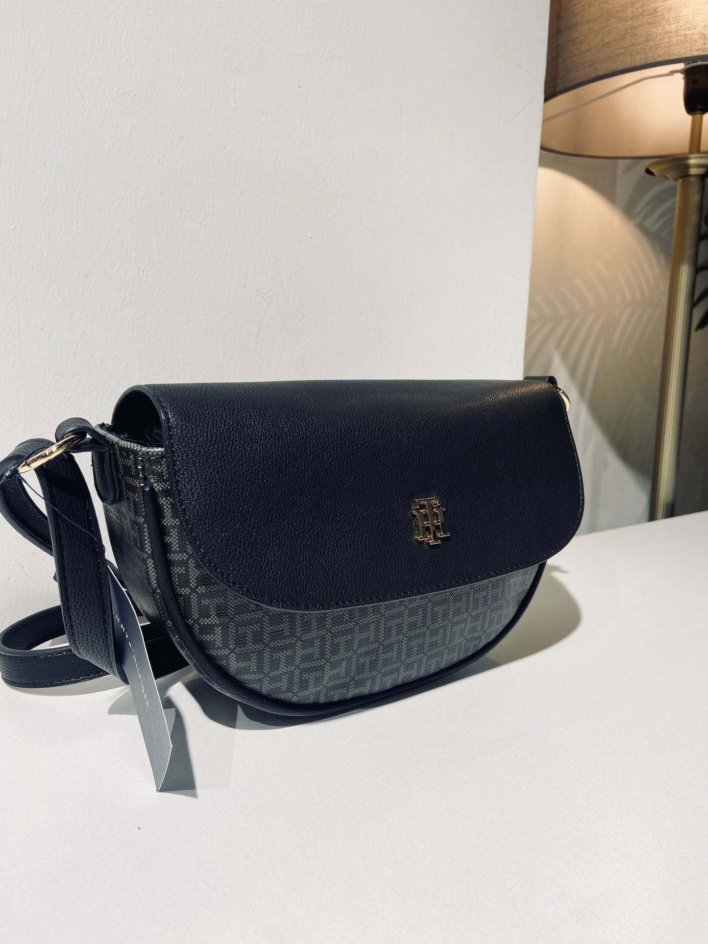 Tommy Hilfiger bag