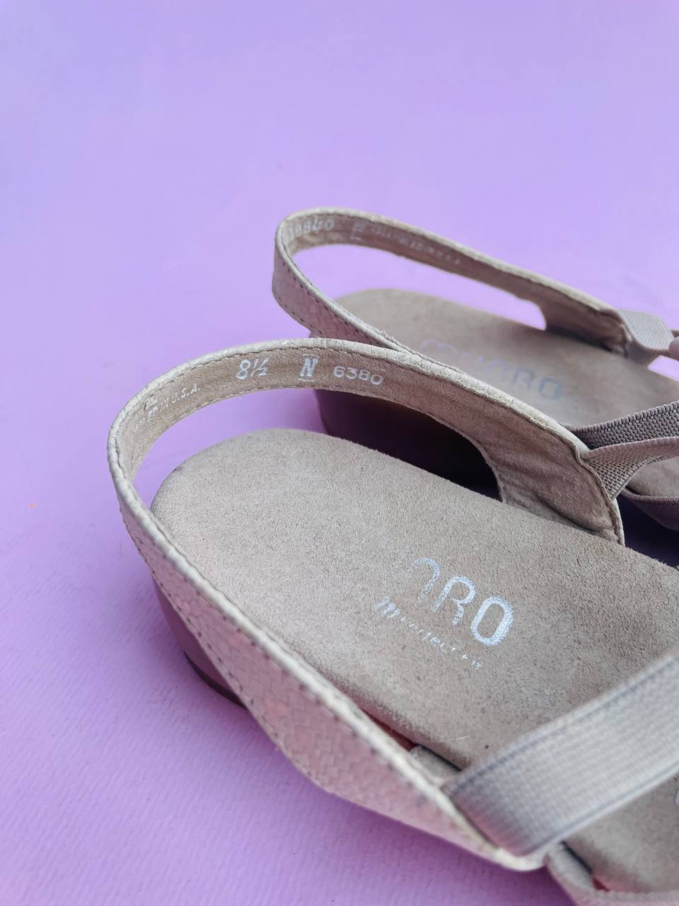 Munro sandal size 8.5