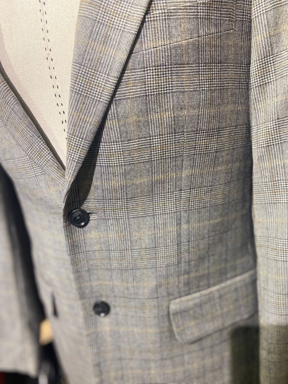 Tommy Hilfiger blazer size 38