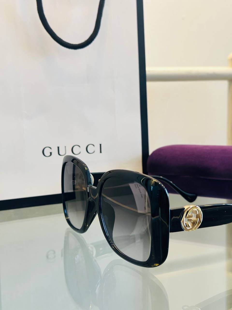 Gucci sunglass