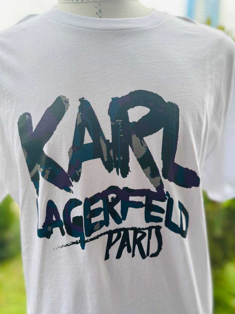 Karl Lagerfeld shirt size large