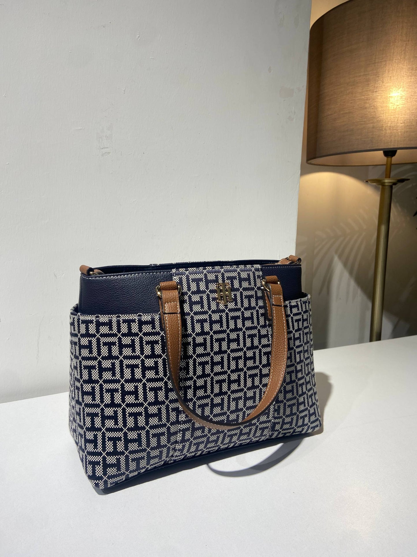 Tommy Hilfiger bag